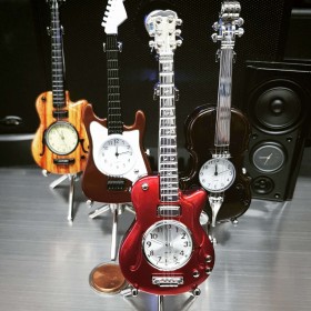 ELECTRIC GUITAR MINIATURE LP STYLE MUSICIAN COLLECTIBLE DESKTOP MINI CLOCK