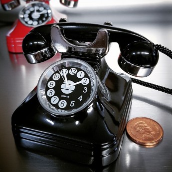 RETRO TELEPHONE VINTAGE STYLE MINIATURE PHONE COLLECTIBLE MINI CLOCK GIFT 