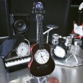 ACOUSTIC GUITAR MINIATURE MUSIC INSTRUMENT COLLECTIBLE MINI CLOCK