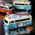VAN MINIATURE HIPPIE VW STYLE VINTAGE BUS CAMPER COLLECTIBLE MINI CLOCK
