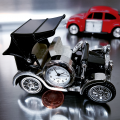 MODEL T CAR MINIATURE VINTAGE FORD COLLECTIBLE MINI DESK CLOCK 