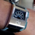 01 THE ONE EDGE WATCH JUMP HOUR ROTATING DISC HANDLESS DESIGNER WATCHES